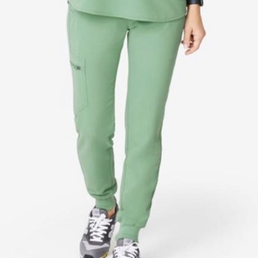 FIgs Zamora petite jogger pants jade